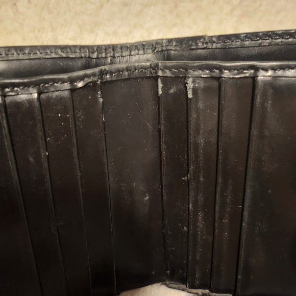 Burberry Wallet with Black Trim - Picture 6 of 9